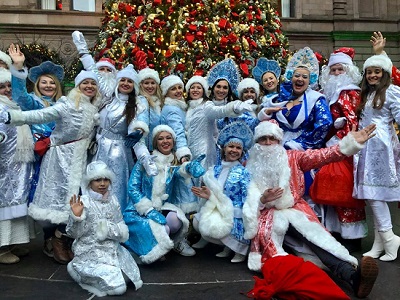 Шестой парад Дедов Морозов и Снегурочек в Нью-Йорке собрал рекордное количество участников