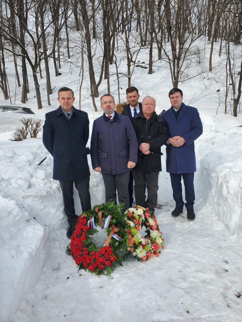 В Монреале дипломаты возложили цветы к могиле Генерального консула Российской империи