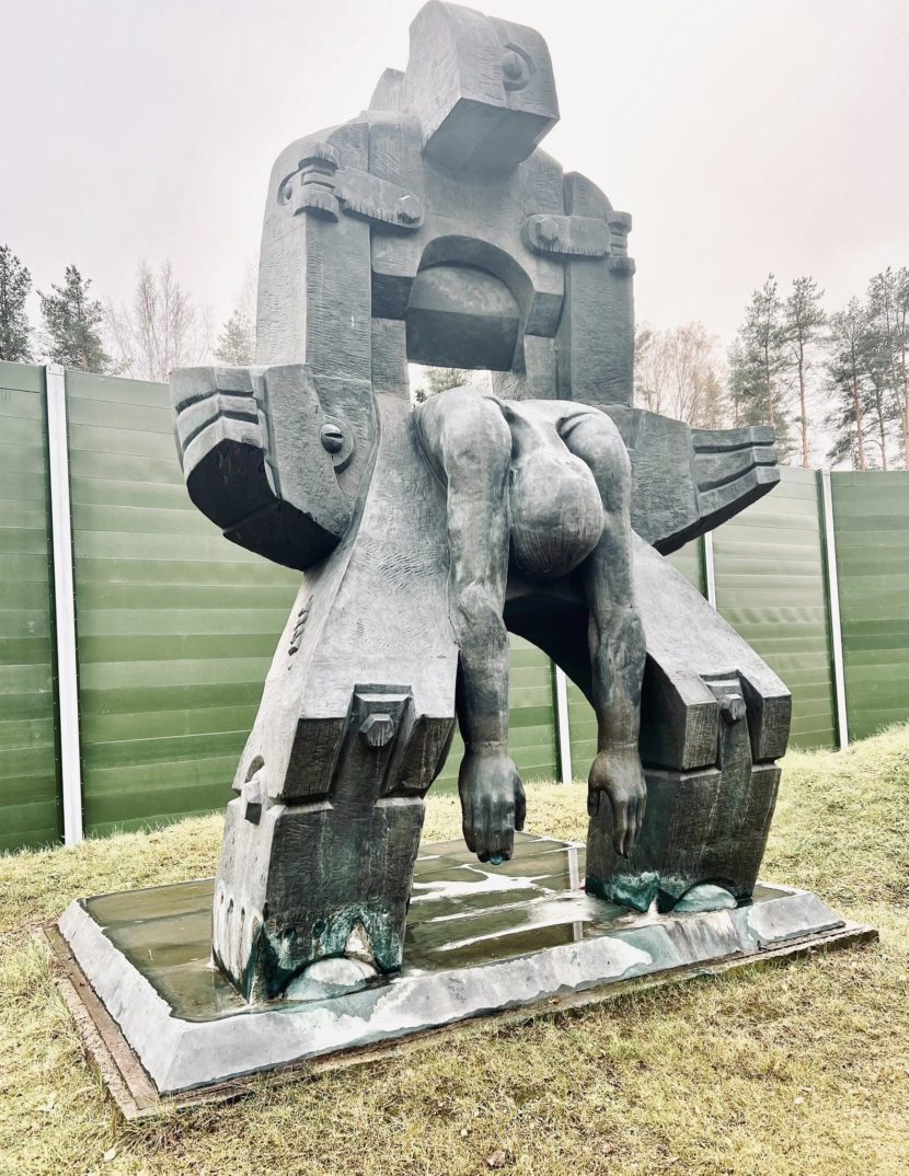 30 лет памятнику 